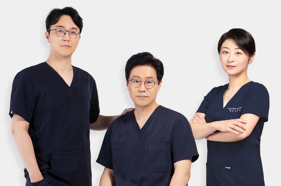 오킴스K성형외과 의료진 3인(강상윤 원장·김홍석 대표원장·김윤지 원장)
